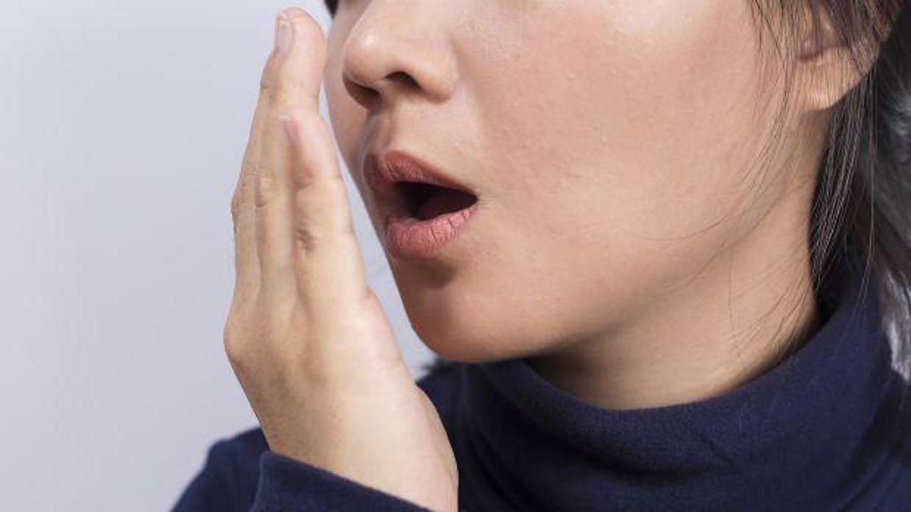 Oruçluyken ağız kokusu nasıl giderilir? Mideden gelen ağız kokusuna ne iyi gelir?