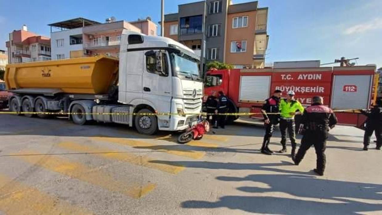 Kamyonun altında kalan motosiklet s&uuml;r&uuml;c&uuml;s&uuml;n&uuml;n feci &ouml;l&uuml;m&uuml;