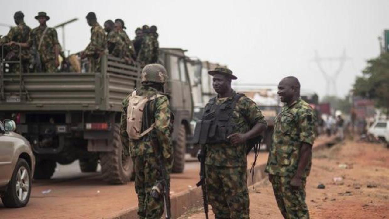 Nijerya'da askerlere silahlı saldırı: 16 asker hayatını kaybetti