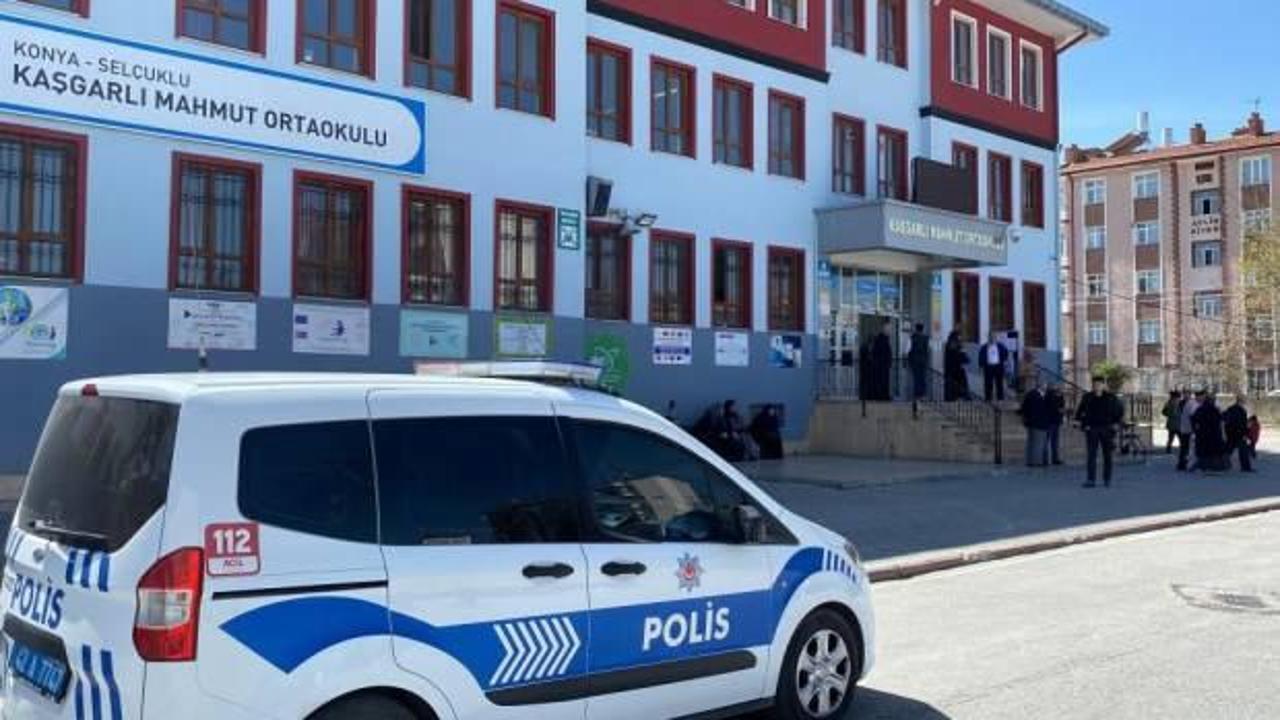 Muhtar adaylarının yakınları okul bah&ccedil;esinde birbirine girdi