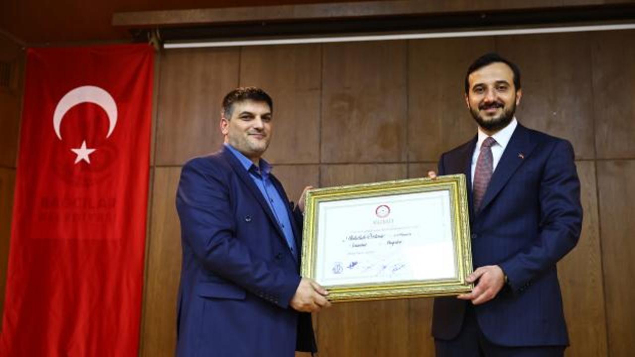 Bağcılar Belediye Başkanı Abdullah Özdemir, mazbatasını aldı