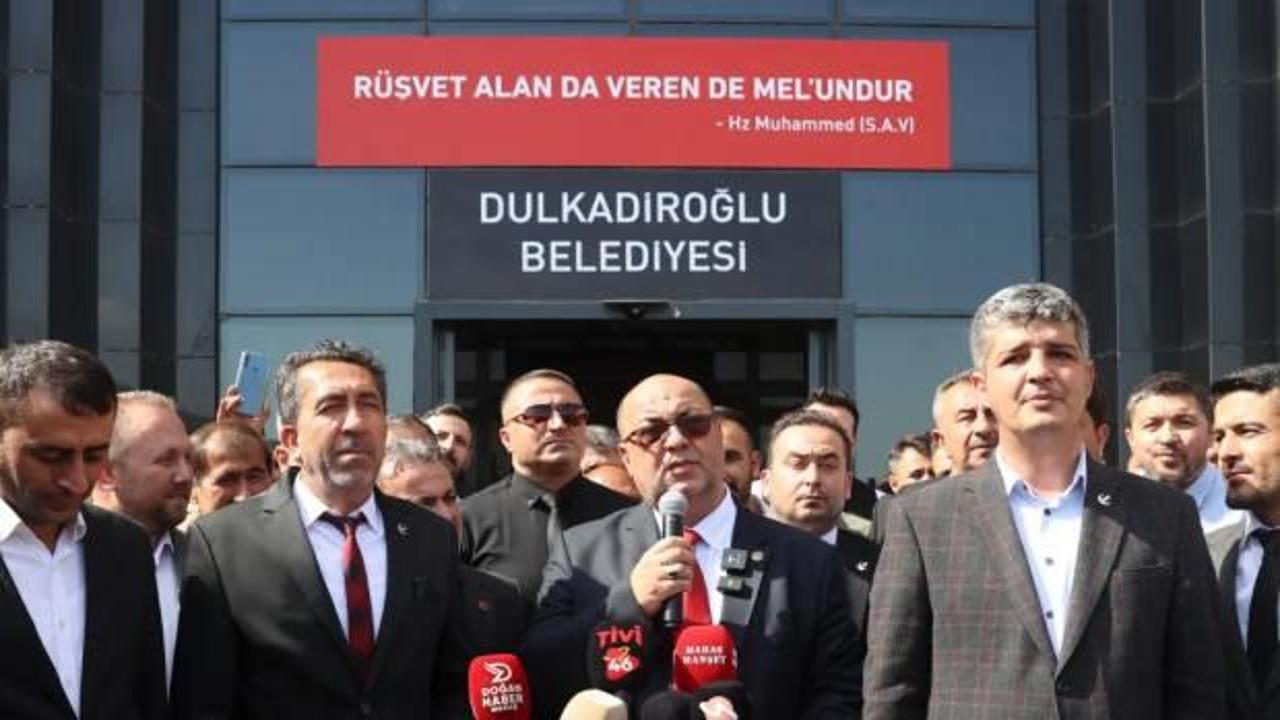 Belediyeye 'r&uuml;şvet haram' yazısı asan YRP'li başkanın ilk icraatı 'kayınbirader' ataması