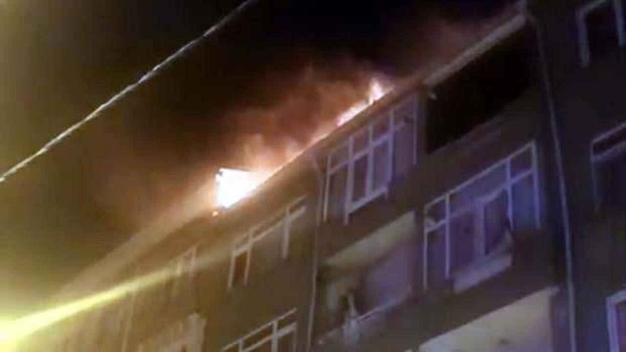 Çorlu’da 5 katlı binanın çatısı yandı