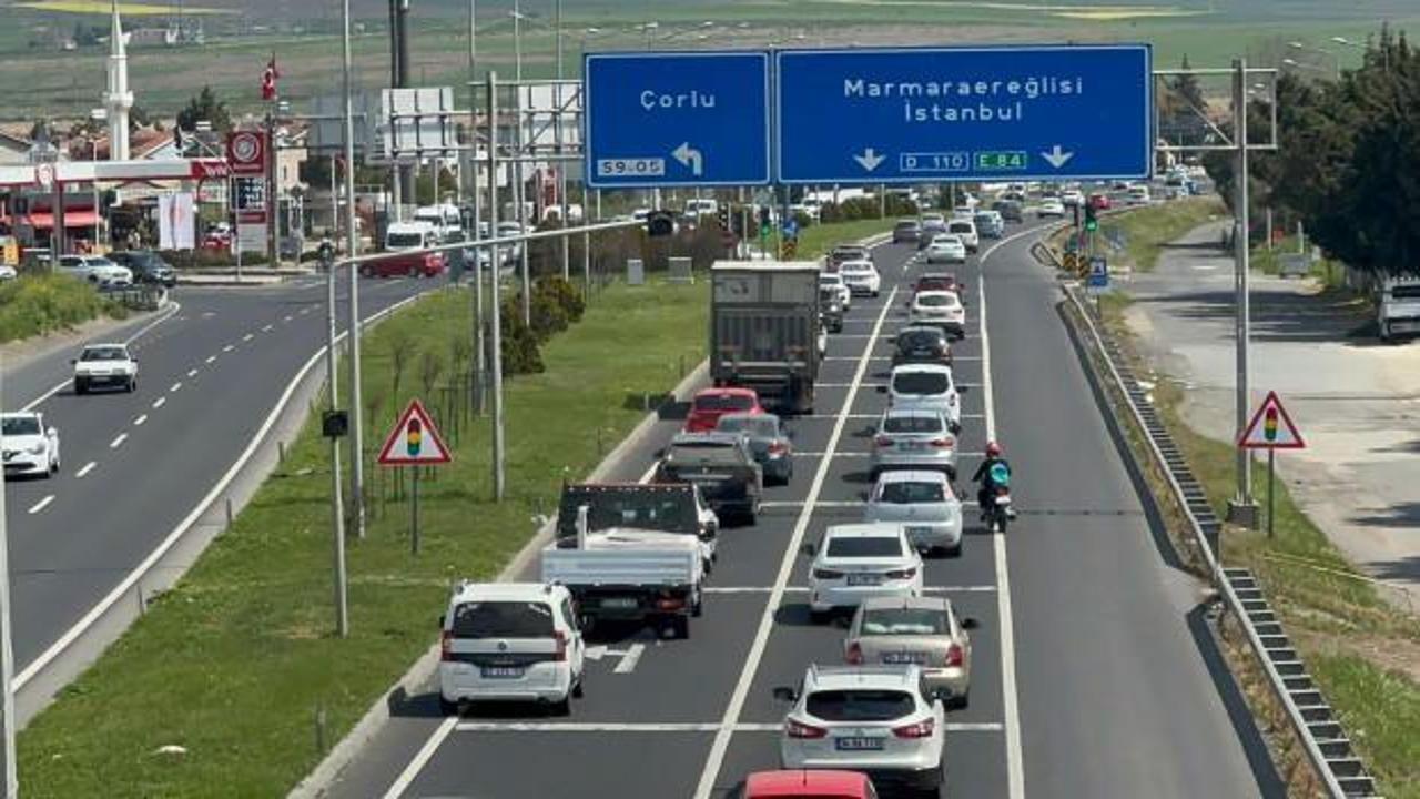 Tekirdağ'dan İstanbul yönüne trafik yoğunluğu yaşanıyor