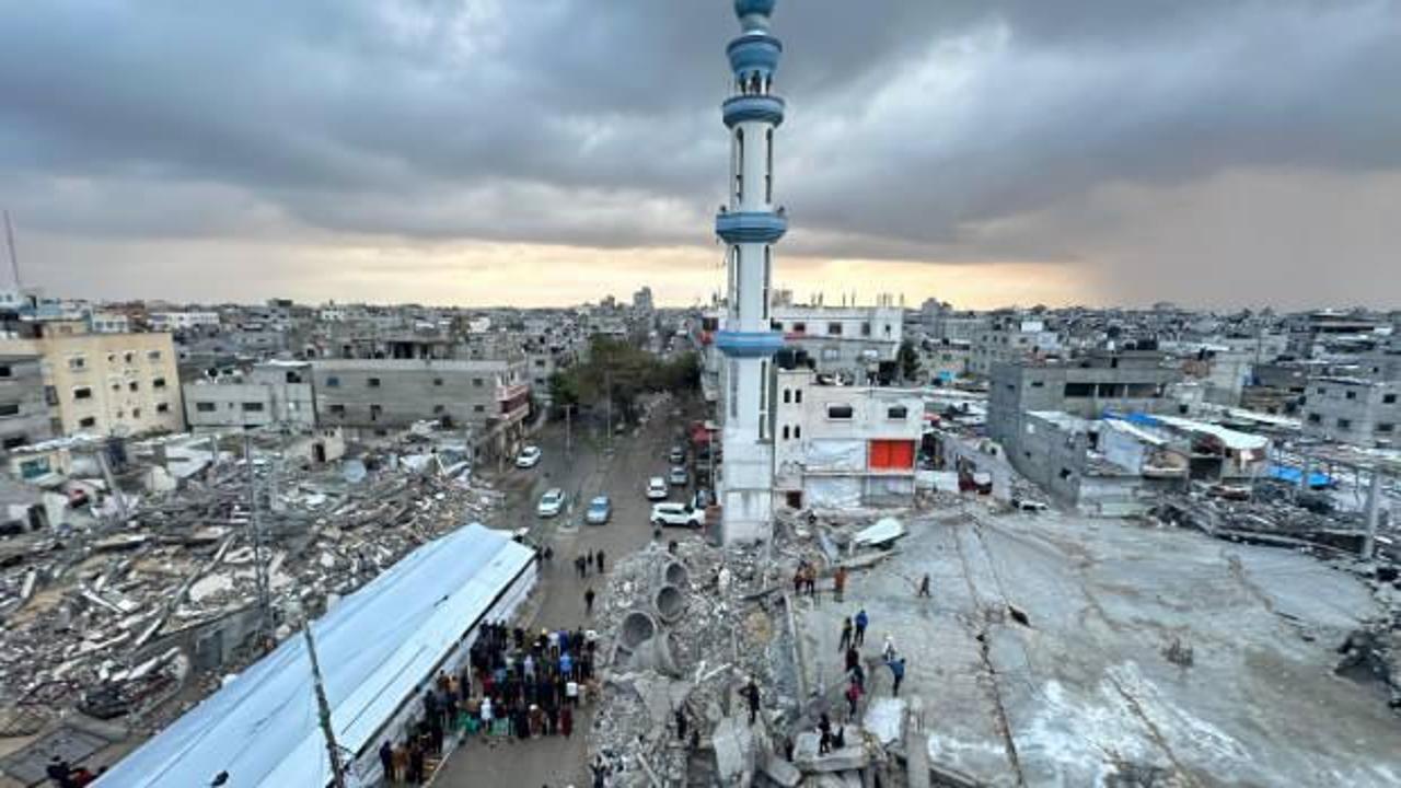 İsrail, bayramın ilk gününde de Gazze'ye saldırdı