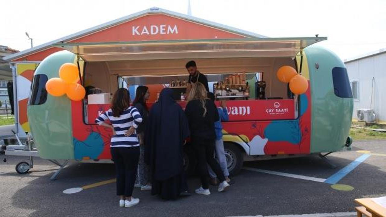 KADEM'in 'Bayram Karavanı' Hatay'daki depremzedelere hizmet veriyor