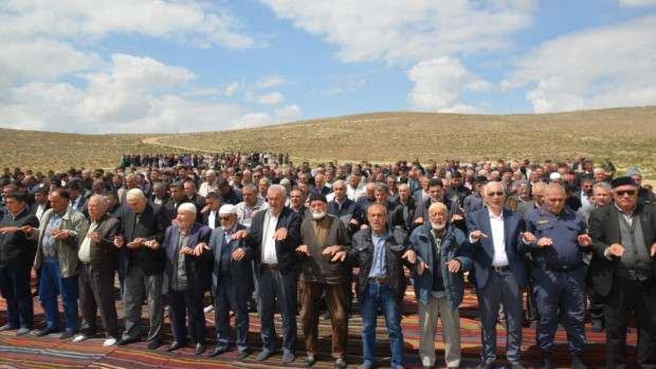 Karaman’da çiftçiler yağmur duasına çıktı