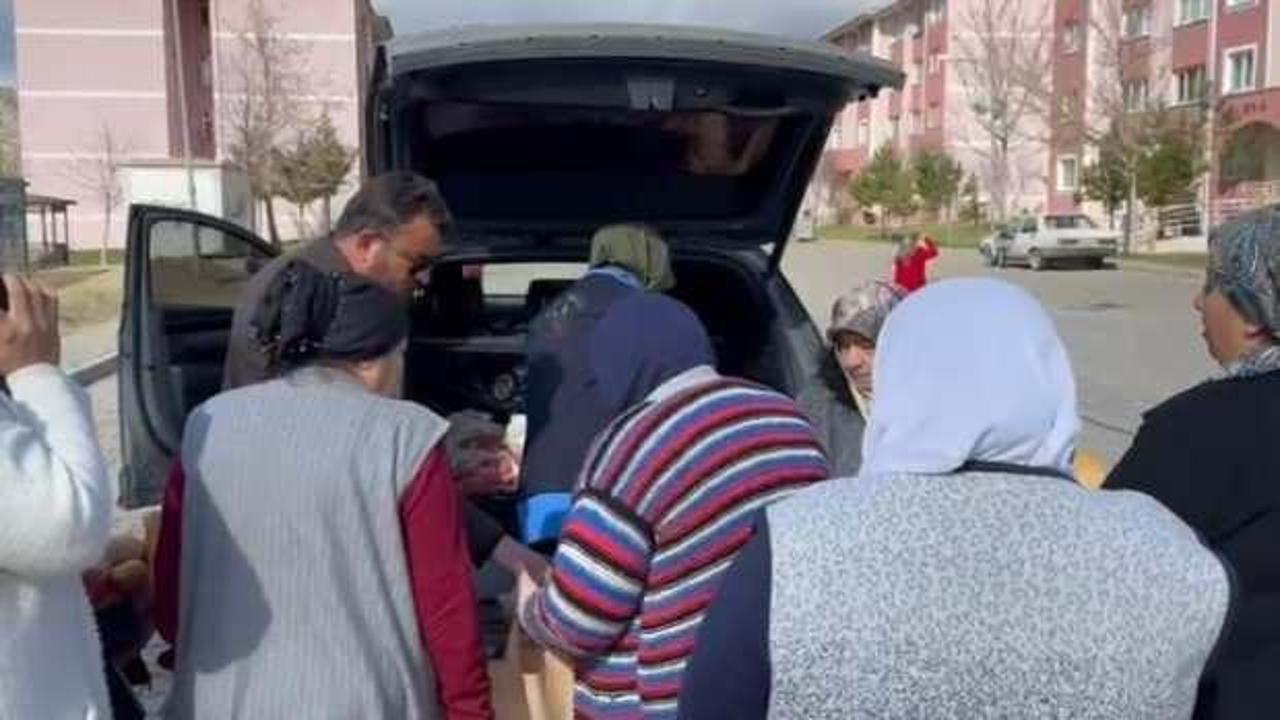 Ramazan ayında &ouml;rnek davranış: 700 kiloluk tosunun etini ihtiya&ccedil; sahiplerine dağıttı