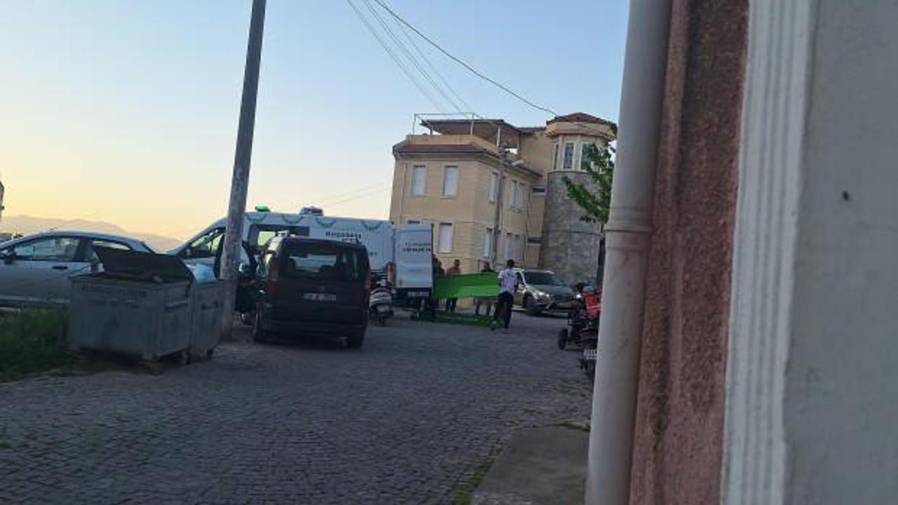 Aynı sokakta aynı anda 2 kişi &ouml;ld&uuml;