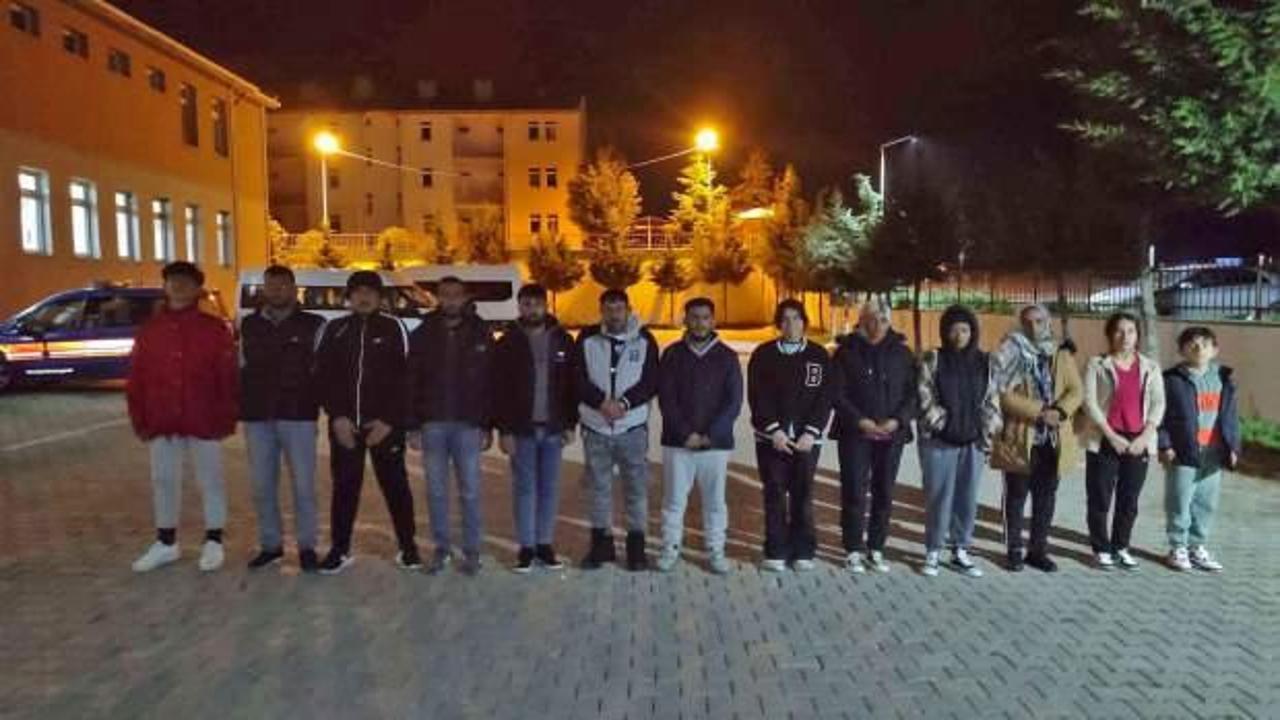 Edirne'de durdurulan bir araçtan 13 düzensiz göçmen çıktı