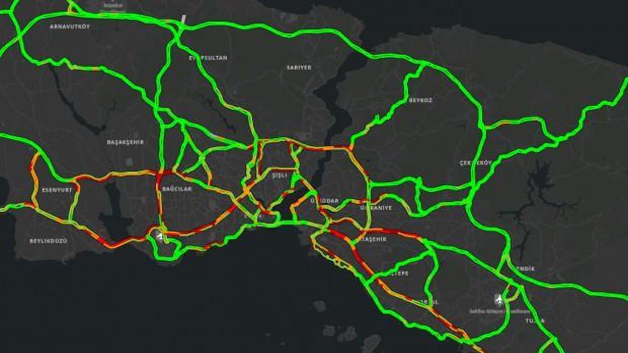 Fırtına ve sağanak İstanbul trafiğini vurdu!