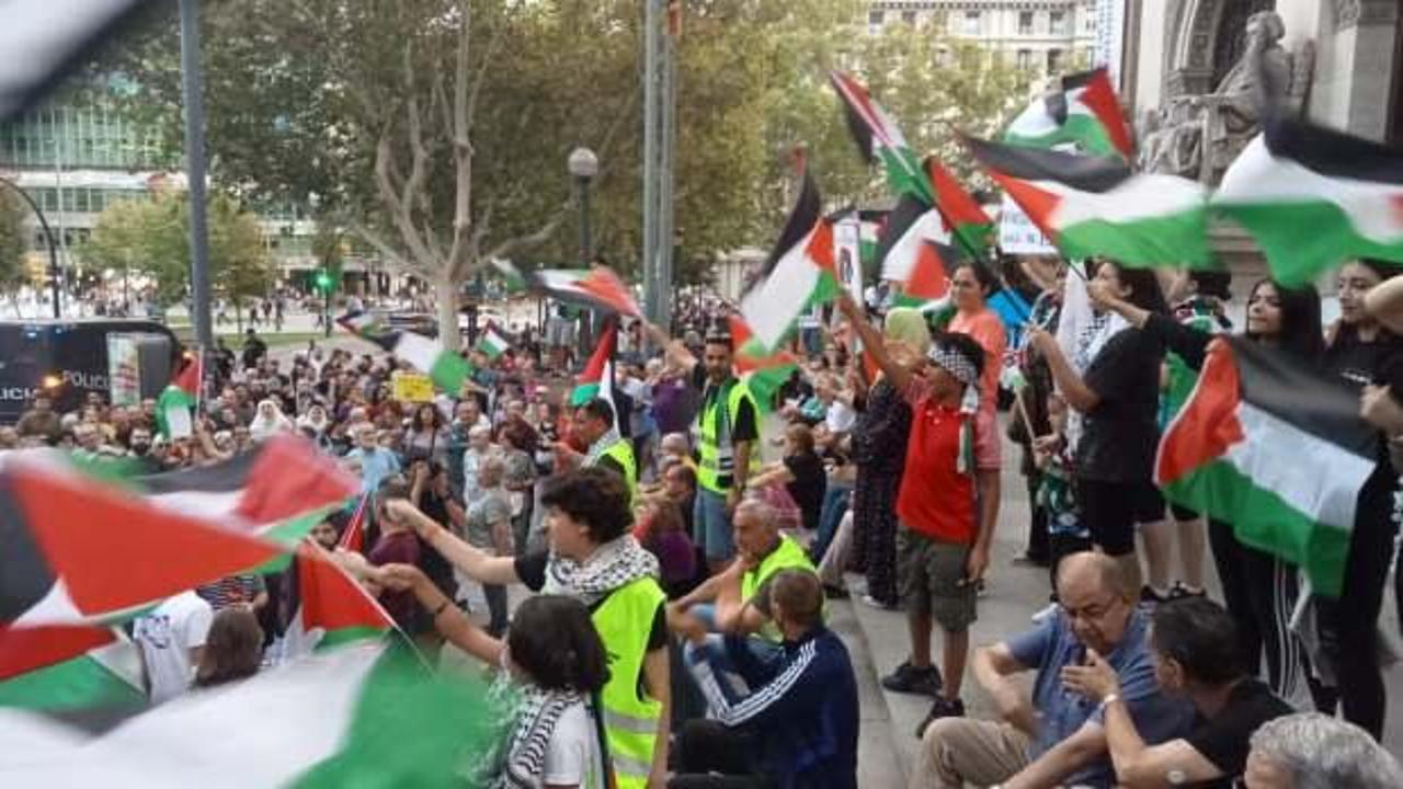 İspanya'da hafta sonu 100'den fazla noktada Filistin'e destek gösterileri düzenlendi