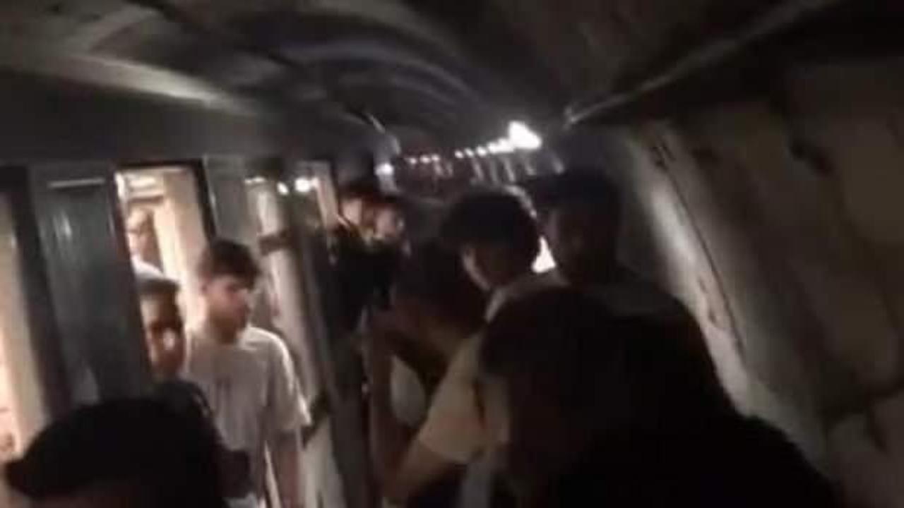 İstanbul'da metro arızalandı, yolcular raylarda yürüdü!