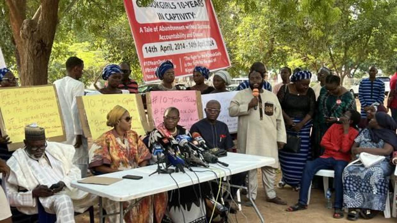 Nijerya'da Boko Haram'ın 10 yıl önce kaçırdığı kız öğrenciler için gösteri düzenlendi