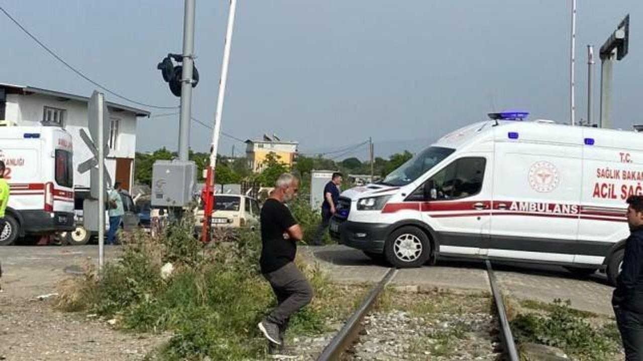 Aydın'da tren kapalı bariyeri aşan motosiklete çarptı