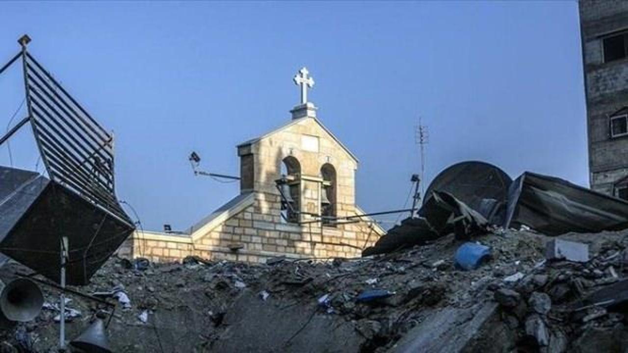 İsrail'in bombaladığı Gazze'deki Aziz Porphyrius Kilisesi'nde 'Palmiye Pazarı' ayini!
