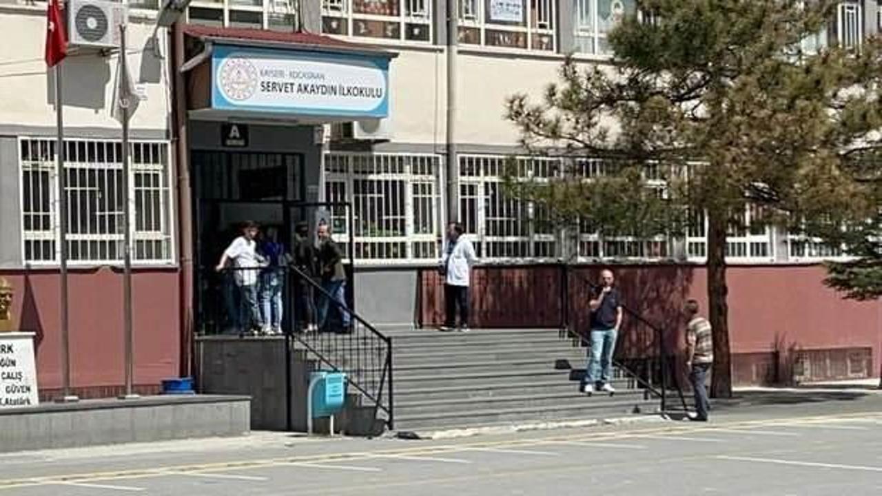 K&ouml;fte ekmek yiyen 24 &ouml;ğrenci hastaneye kaldırıldı!
