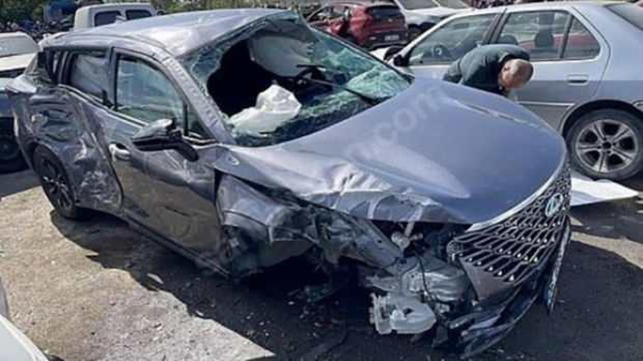 Ağır hasarlı aracını dudak u&ccedil;uklatan fiyata ilana koydu! '&Ouml;l&uuml;c&uuml;ler aramasın...'