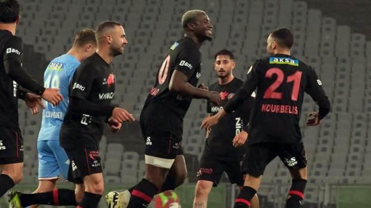 Fatih Karagümrük, 10 kişilik Antalyaspor'a şans tanımadı
