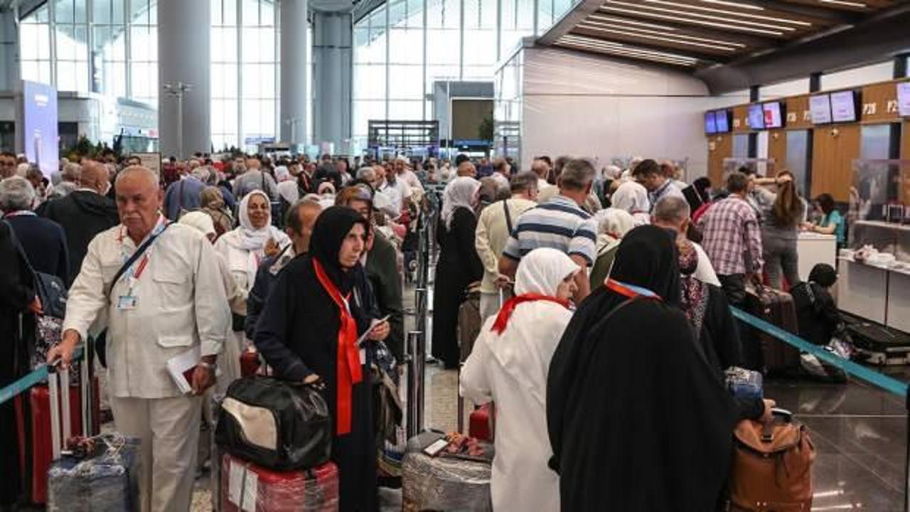 İlk hac kafilesi yola &ccedil;ıkıyor! Tarih belli oldu