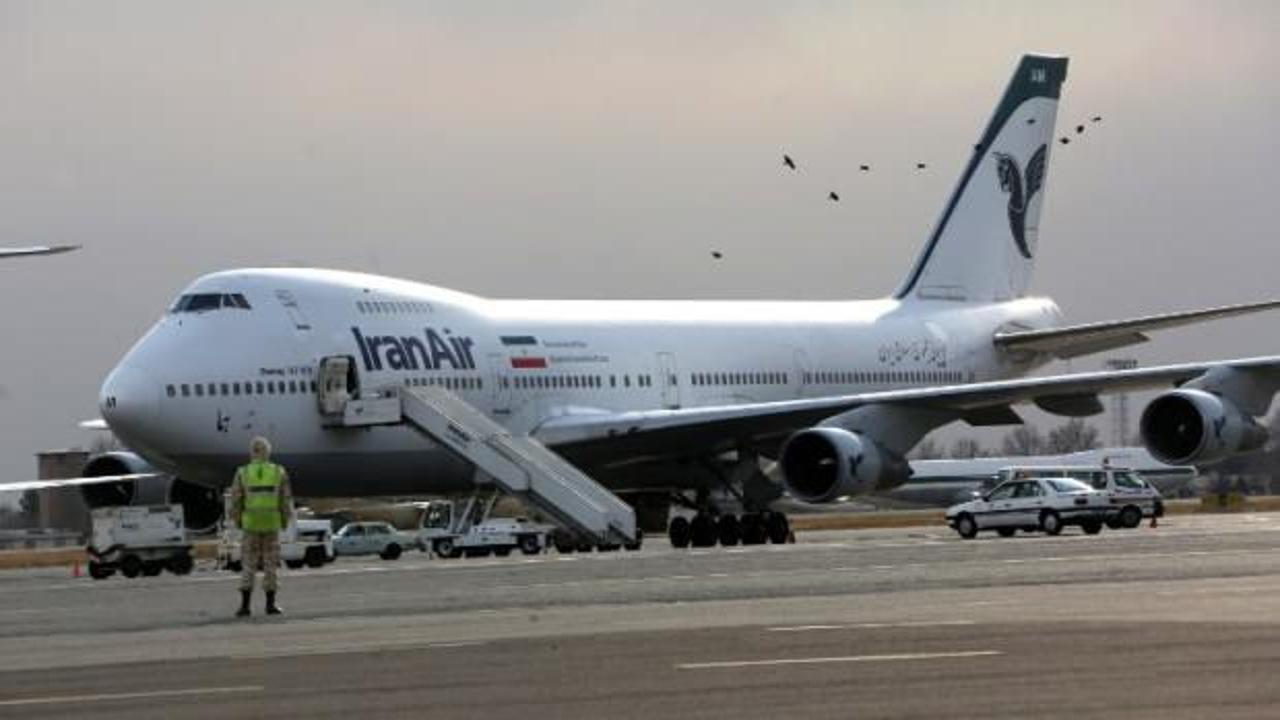 İran'da yolcu uçağında panik