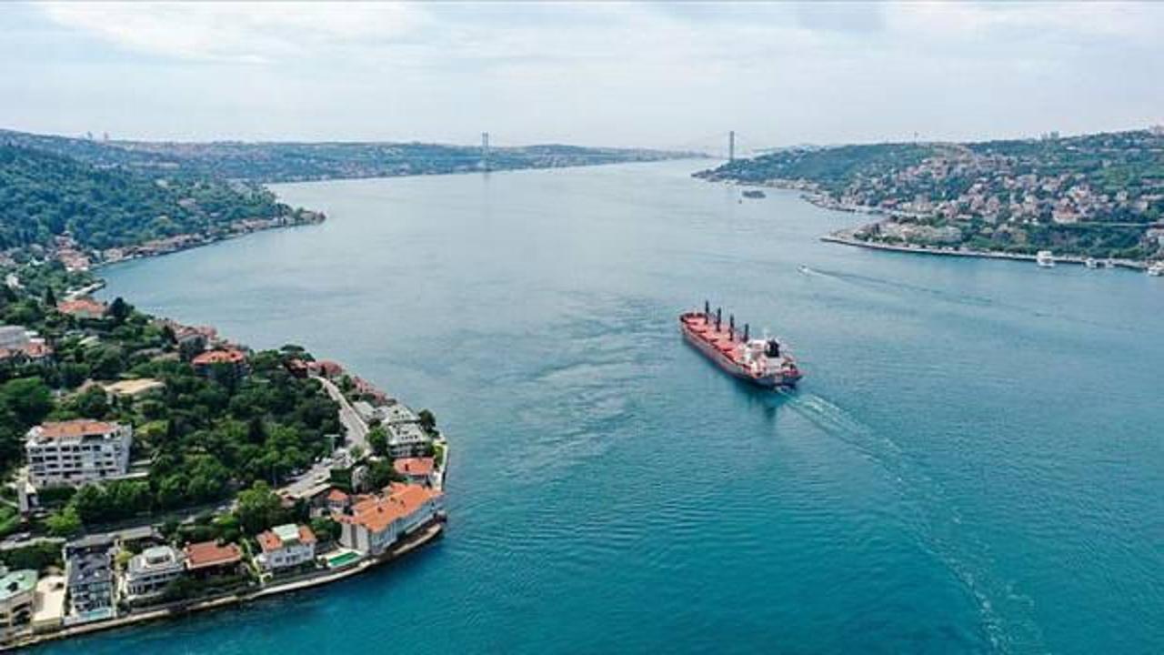 İstanbul Boğazı'nda gemi trafiği yeniden a&ccedil;ıldı