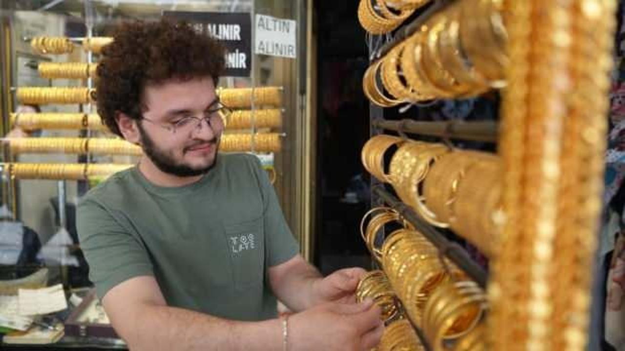 Kuyumcular vatandaşları altın alırken dikkat etmeleri y&ouml;n&uuml;nde uyardı