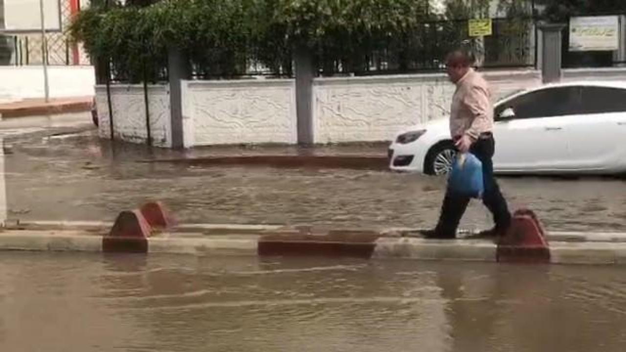 Siirt’te sağanak yağış! Cadde ve sokaklar suyla doldu