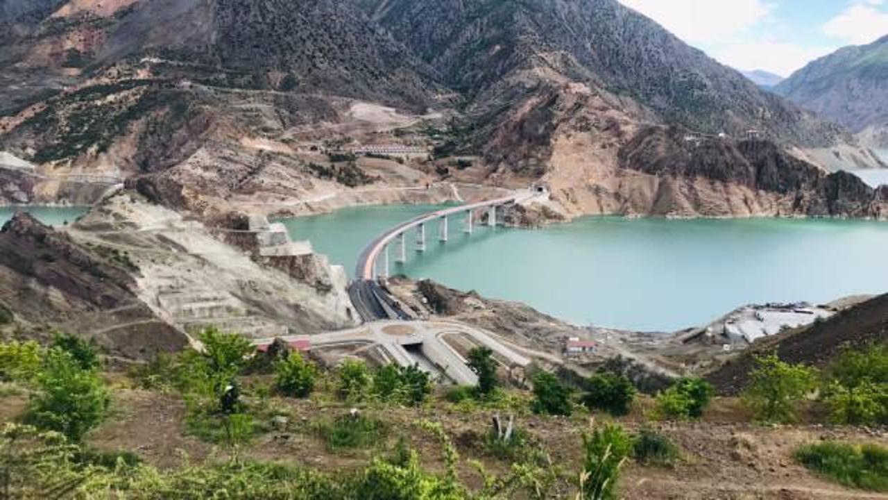 Yusufeli'ndeki 685 metrelik viyadüğün haziranda açılması planlanıyor