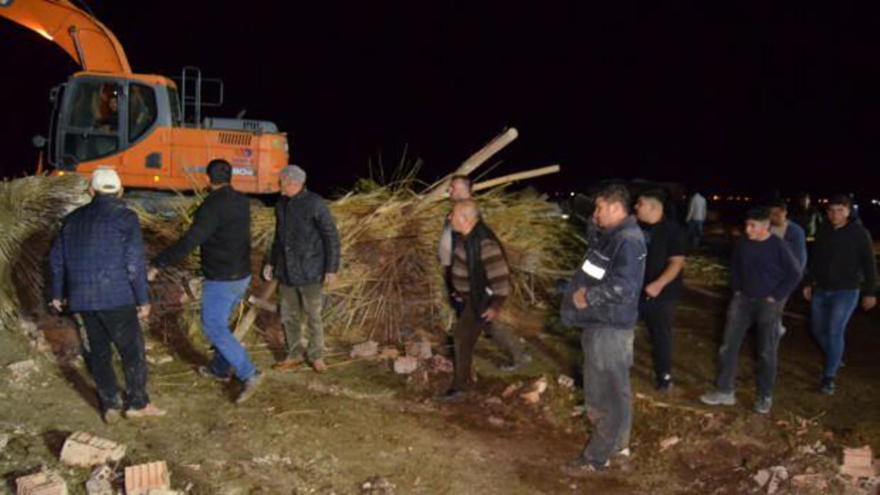 Aksaray'da kerpi&ccedil;ten yapılan ağıl &ccedil;&ouml;kt&uuml;: 50 hayvan &ouml;ld&uuml;