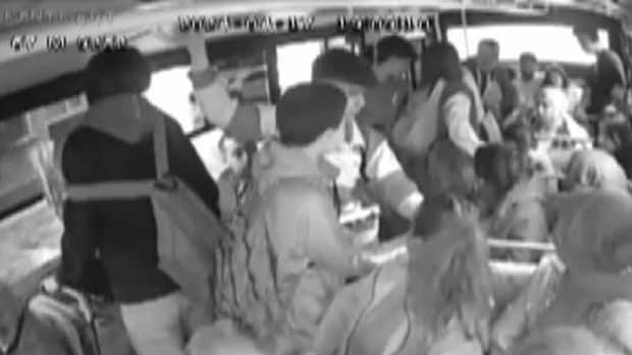 Otob&uuml;s şof&ouml;r&uuml;nden alkışlanacak hareket! Rahatsızlanan yolcuları hastaneye yetiştirdi