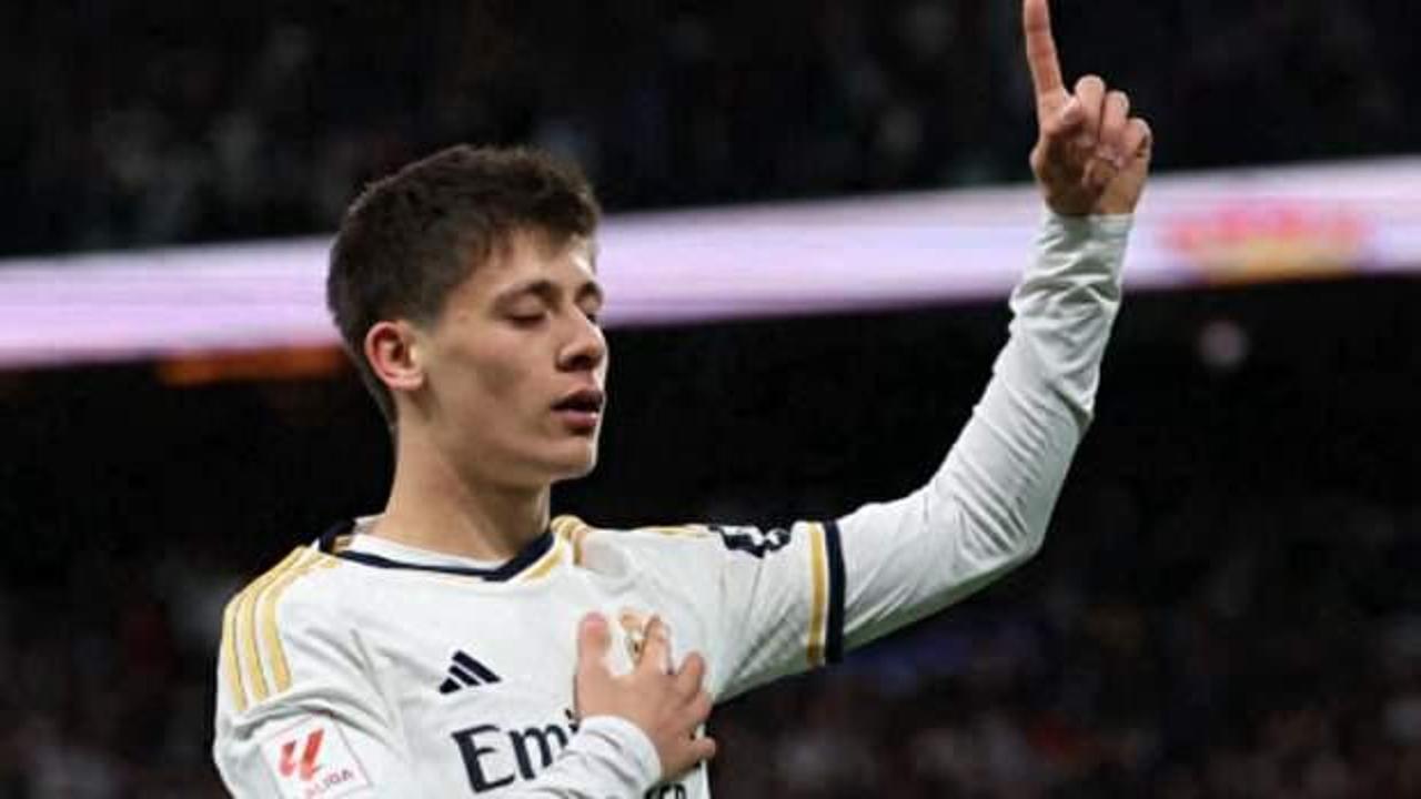 Arda G&uuml;ler, İspanyol gazetecileri kendine hayran bıraktı!