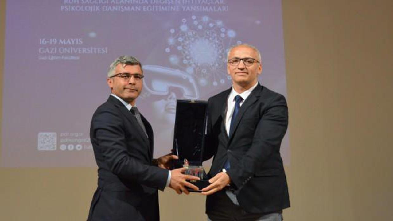 Eğitimci Yazar Şahin Aybek'e Empati Ödülü