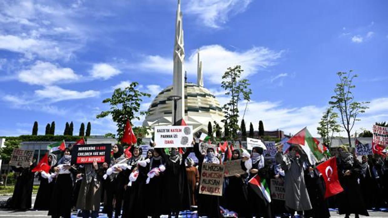 Marmara &Uuml;niversitesi İlahiyat Fak&uuml;ltesi &ouml;ğrencilerinden Filistin'e destek!