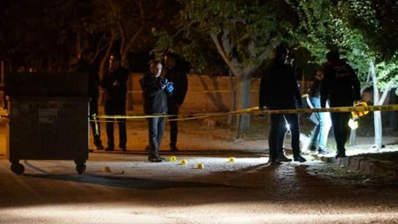 Polis memuru, husumetli olduğu komşusunu &ouml;ld&uuml;rd&uuml;