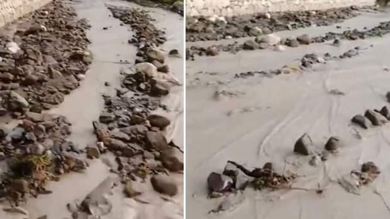 Sağanak heyelana neden oldu, yol ulaşıma kapandı