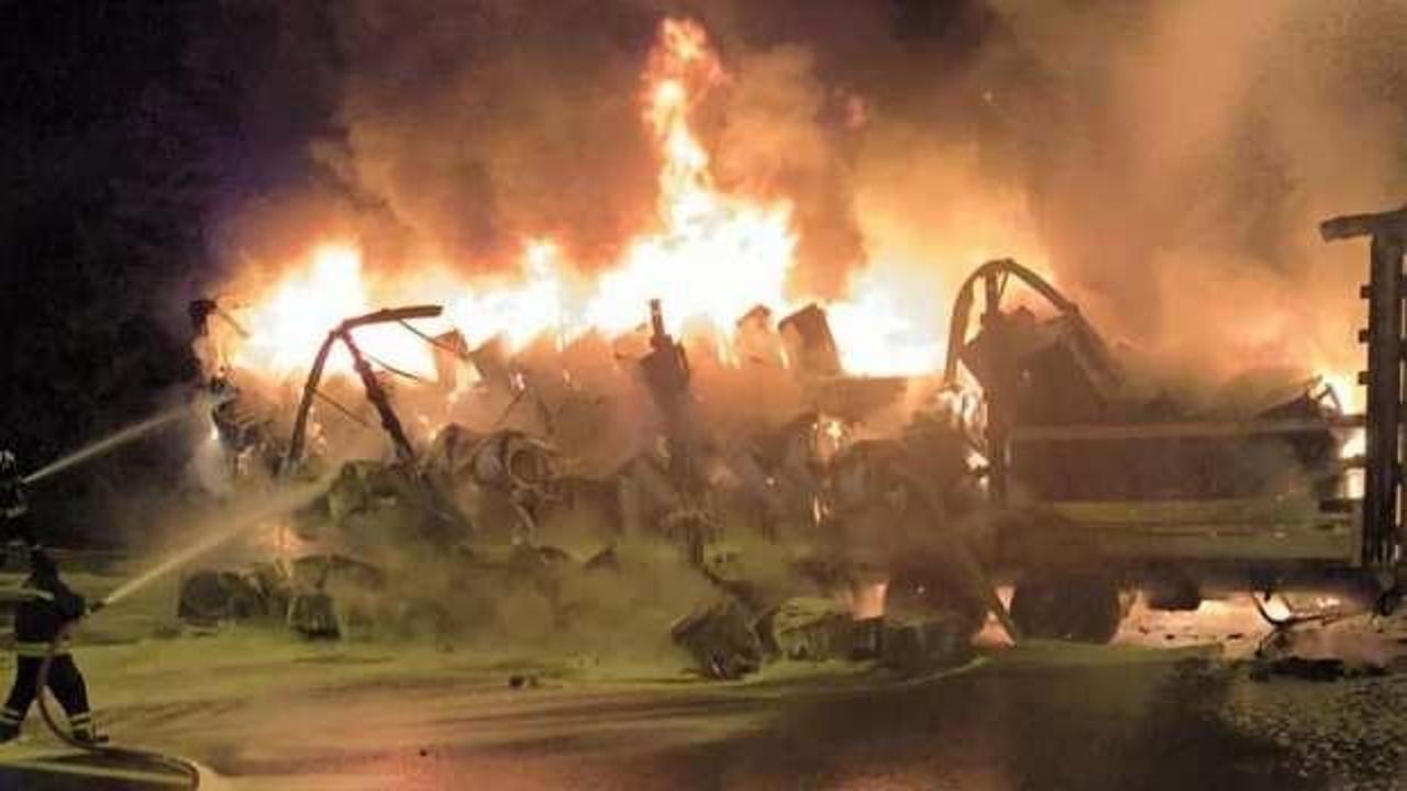 TEM&rsquo;de korkutan g&ouml;r&uuml;nt&uuml;! Beyaz eşya y&uuml;kl&uuml; tırın dorsesi alevlere teslim oldu