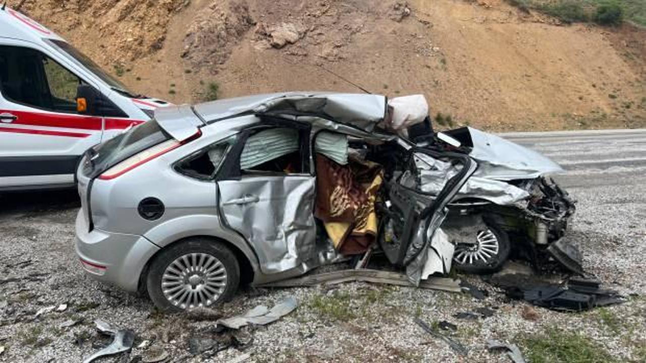 Sivas'ta feci kaza: Pikap ile otomobil çarpıştı, 2 kişi öldü!