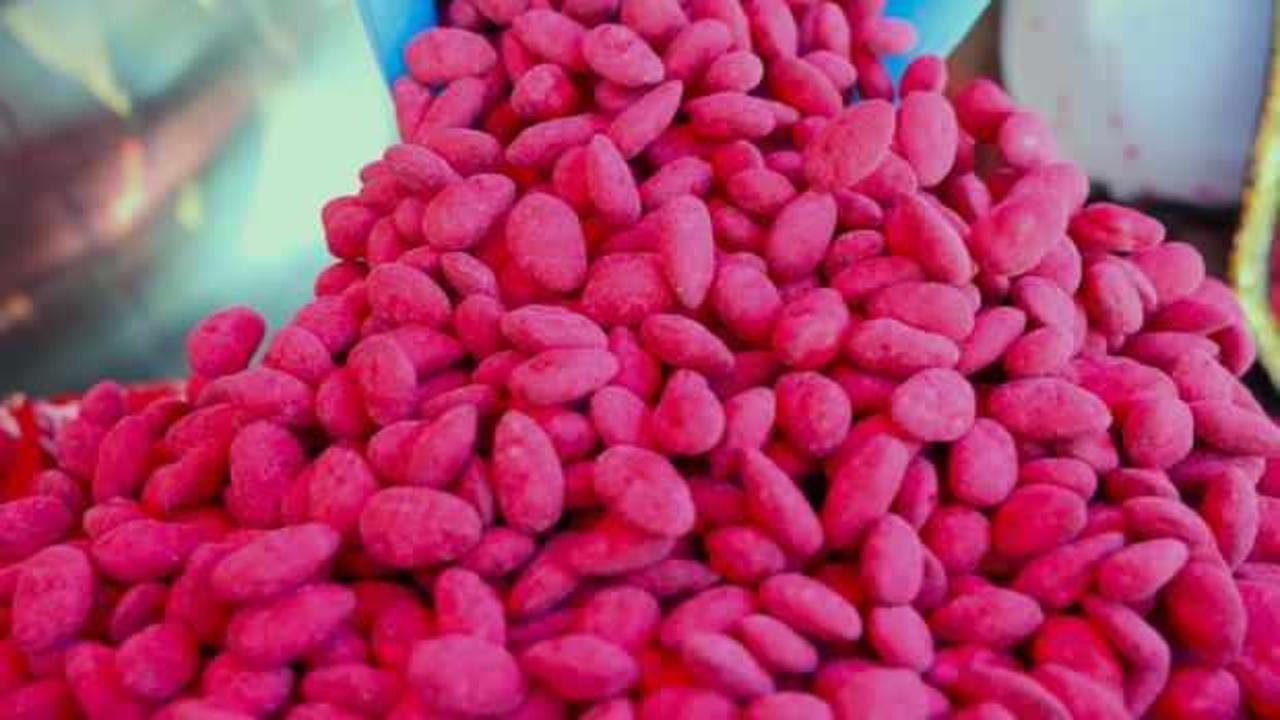 T&uuml;rkiye&rsquo;de sadece Elazığ&rsquo;da &uuml;retiliyor! 'Vişneli badem şekeri'