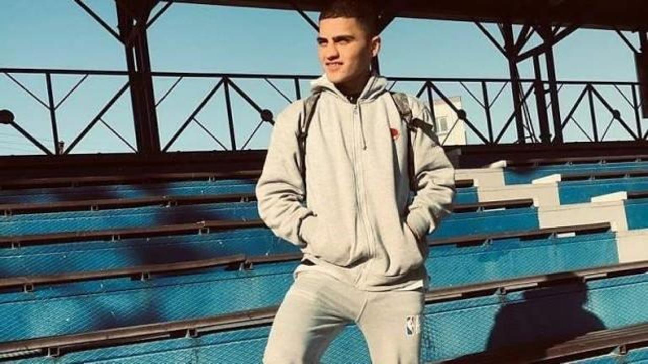 Halı sahada acı olay: 20 yaşındaki gen&ccedil; hayatını kaybetti