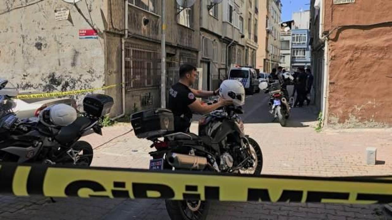 İstanbul'da dehşet: Eşini ve kızını silahla &ouml;ld&uuml;rd&uuml;