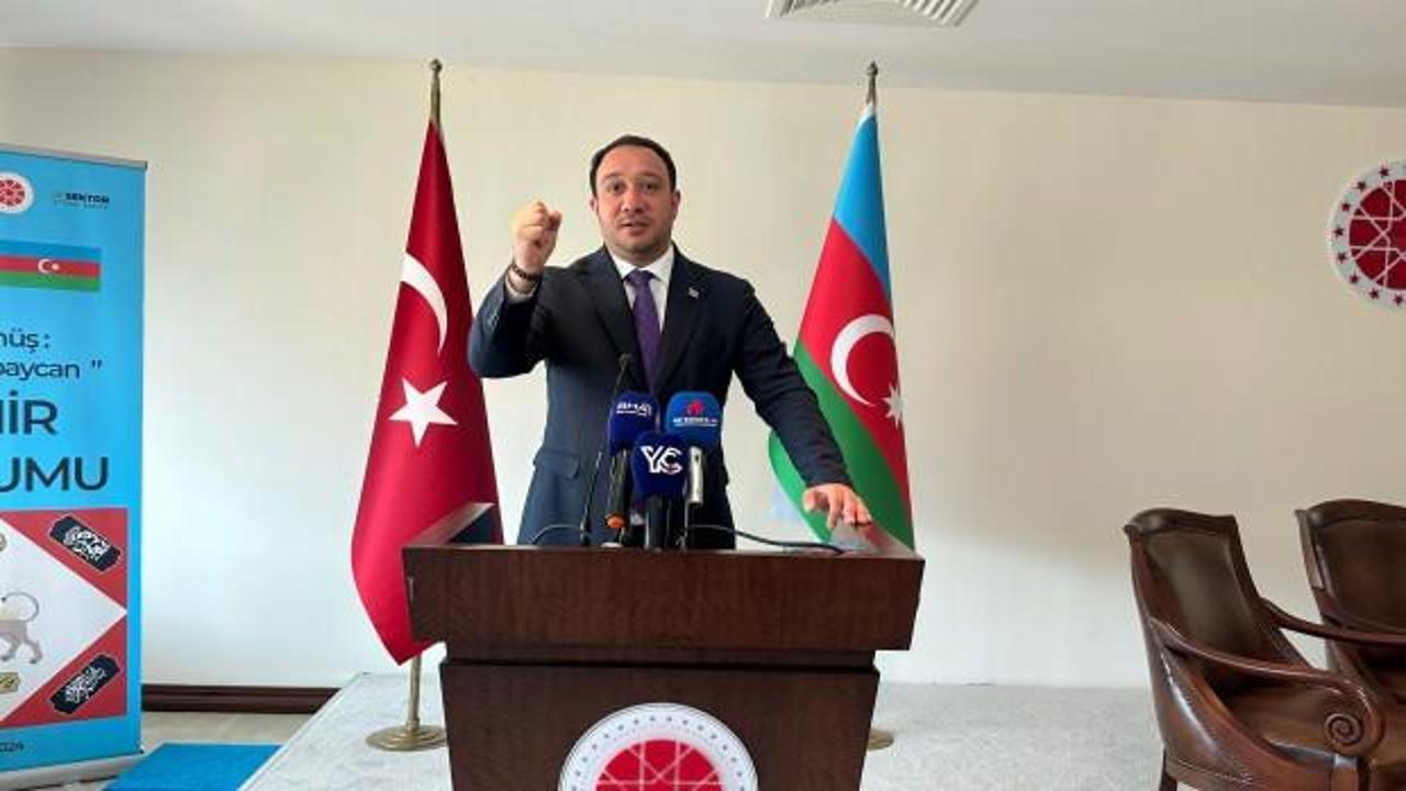 İzmir'de "Batı Azerbaycan'a D&ouml;n&uuml;ş Forumu" d&uuml;zenlendi