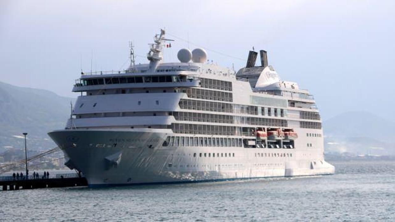 Kruvaziyerle 135 bin turist geldi