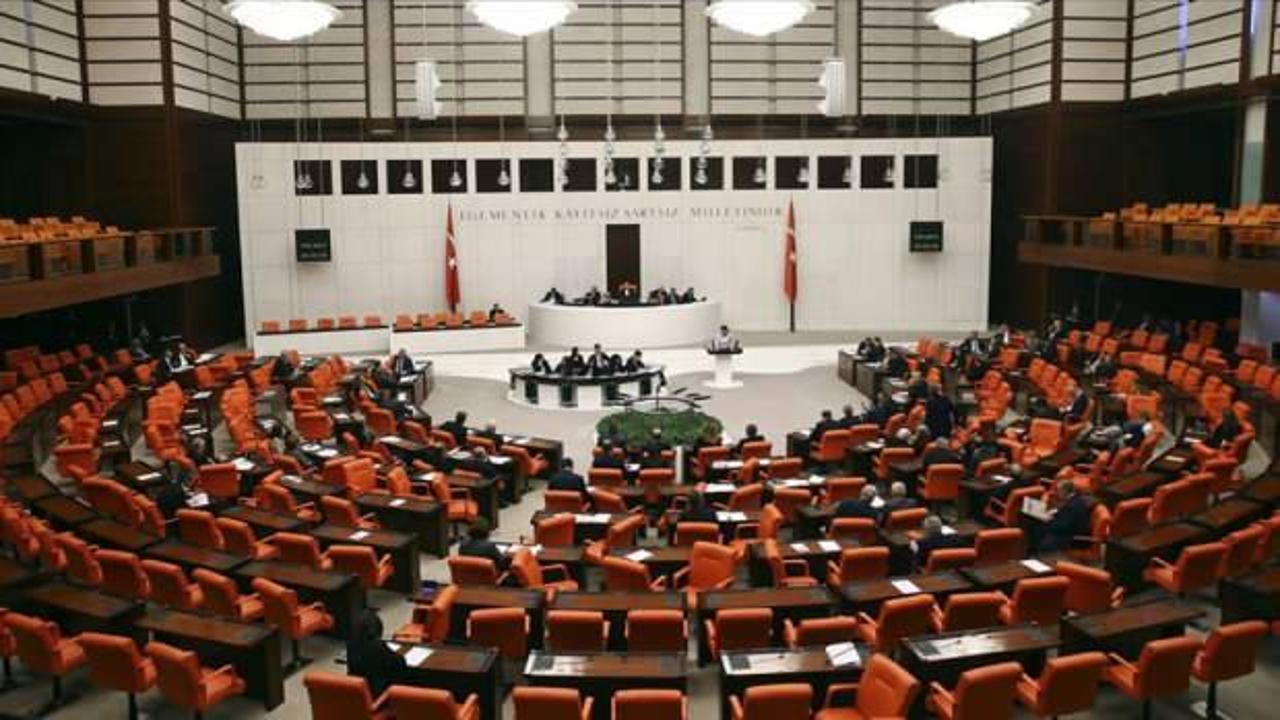 Yeni anayasa g&ouml;r&uuml;şmeleri Meclis'te grubu bulunmayan partilerle devam edecek