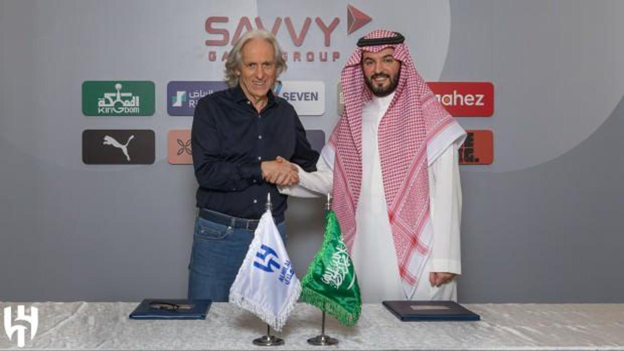 Suudi Arabistan'da tarih yazdı! Jorge Jesus'tan 1 yıllık imza