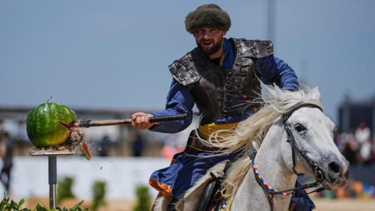 6. Etnospor Kültür Festivali'nde Türklerin savaş öncesi hazırlıkları gösterisi