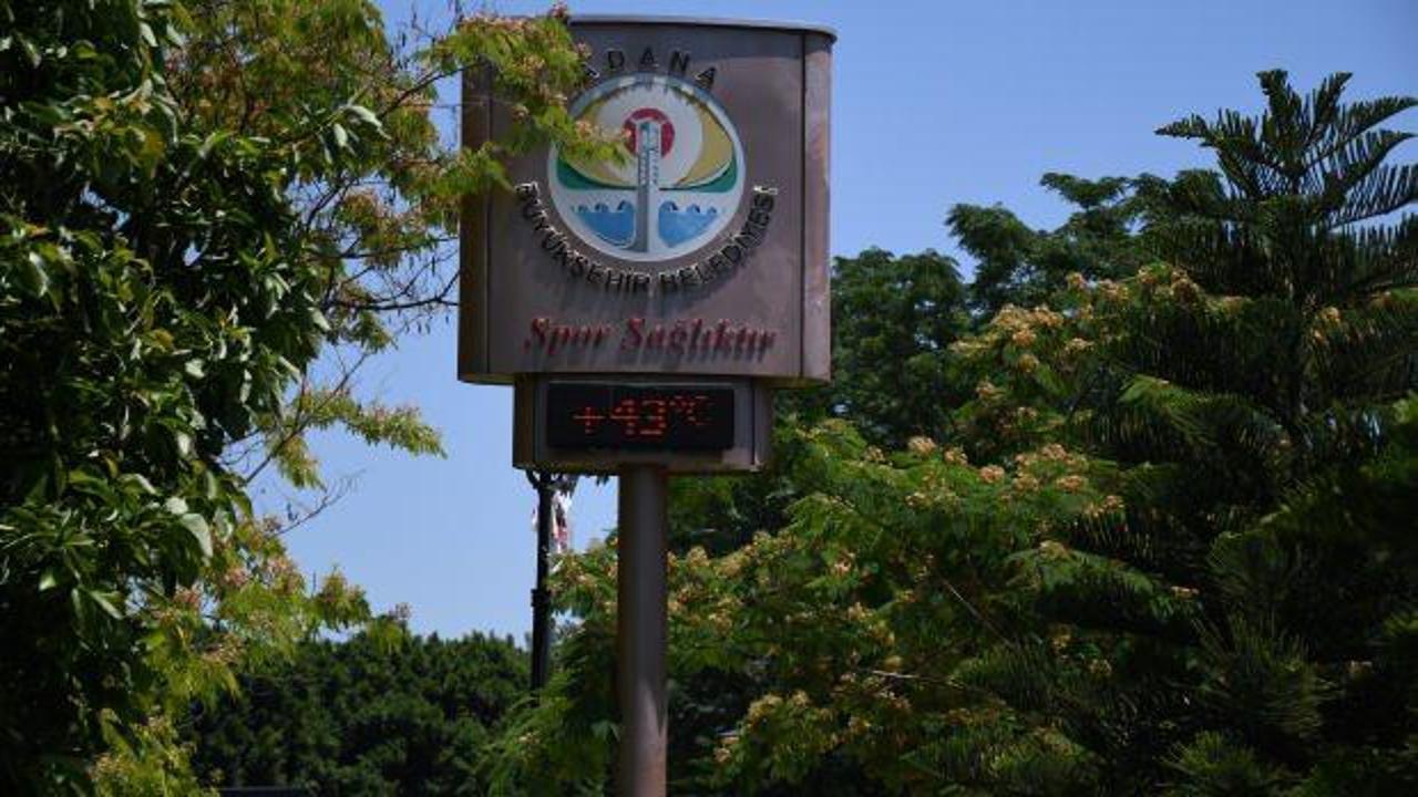 Adana resmen yanıyor! Termometreler 43 dereceyi g&ouml;sterdi