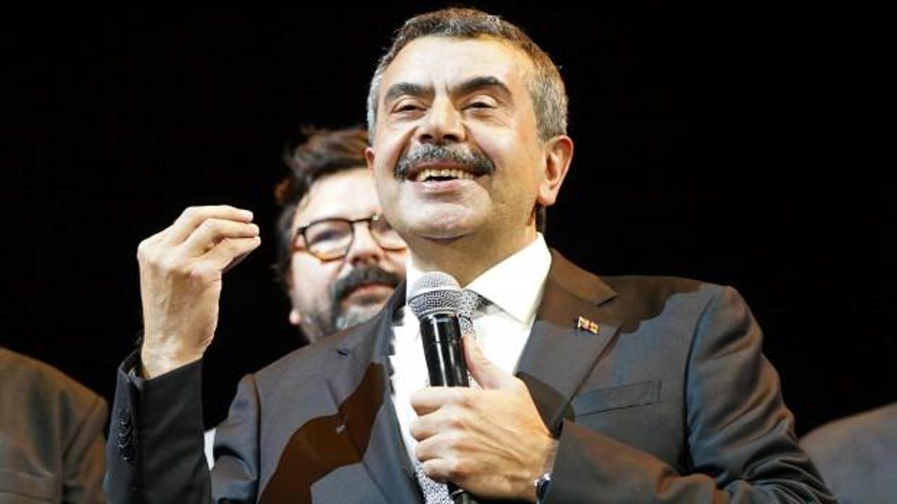 Bakan Tekin: T&uuml;rk siyasi hayatında &ccedil;ığır a&ccedil;acak