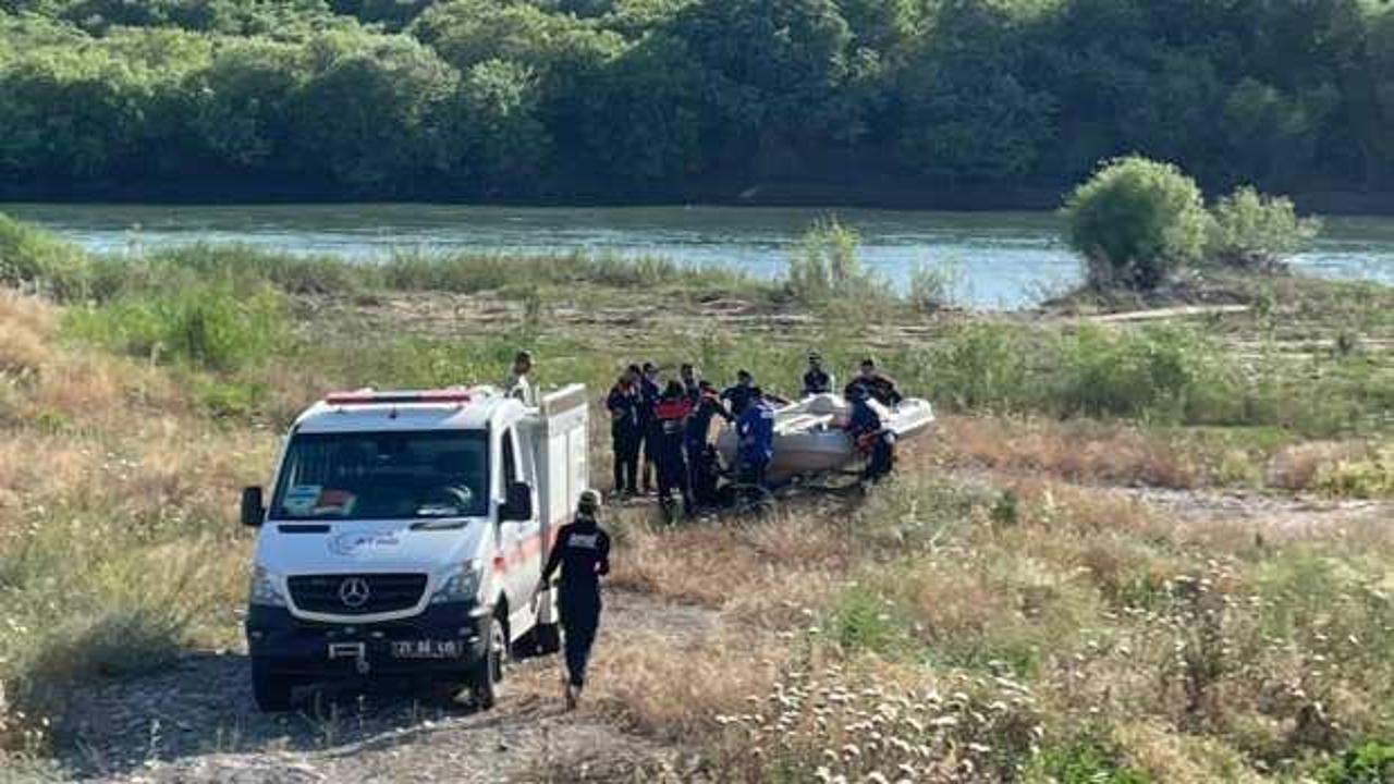 Dicle Nehri'nde kaybolan &ccedil;ocuğu arama &ccedil;alışmaları s&uuml;r&uuml;yor