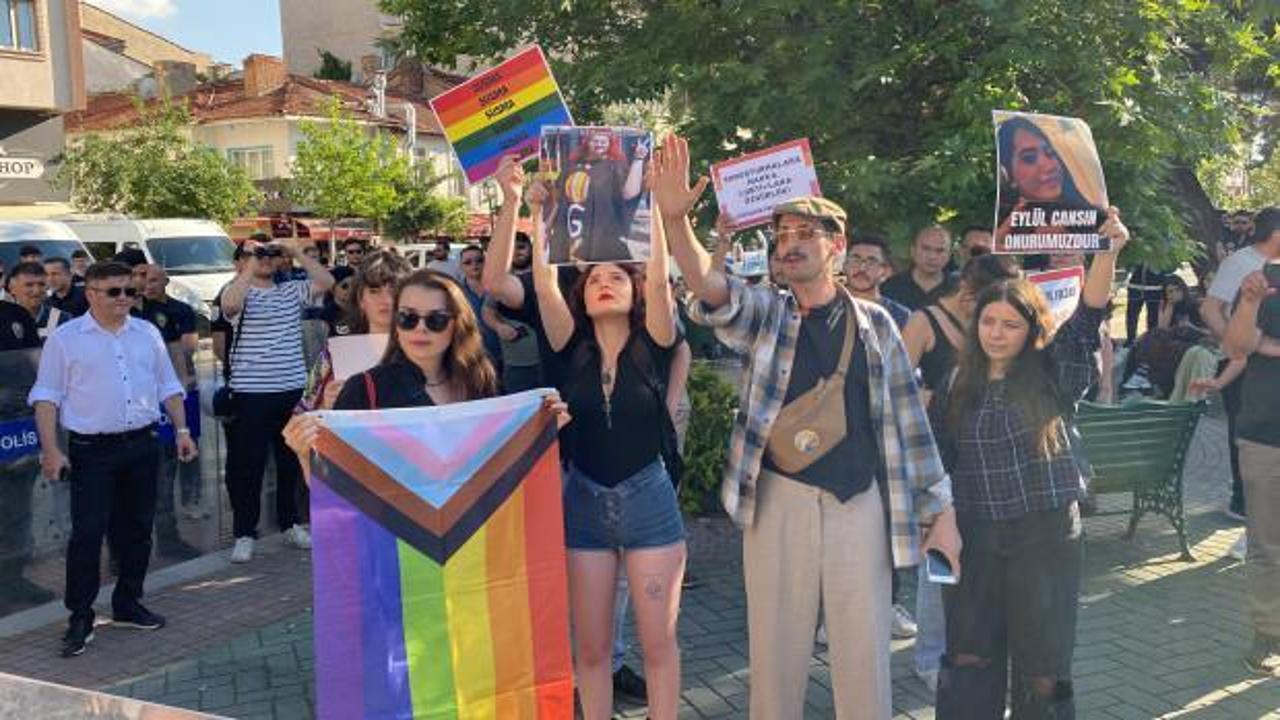Eskişehir'de LGBT y&uuml;r&uuml;y&uuml;ş&uuml; d&uuml;zenleyen 10 kişi g&ouml;zaltına alındı